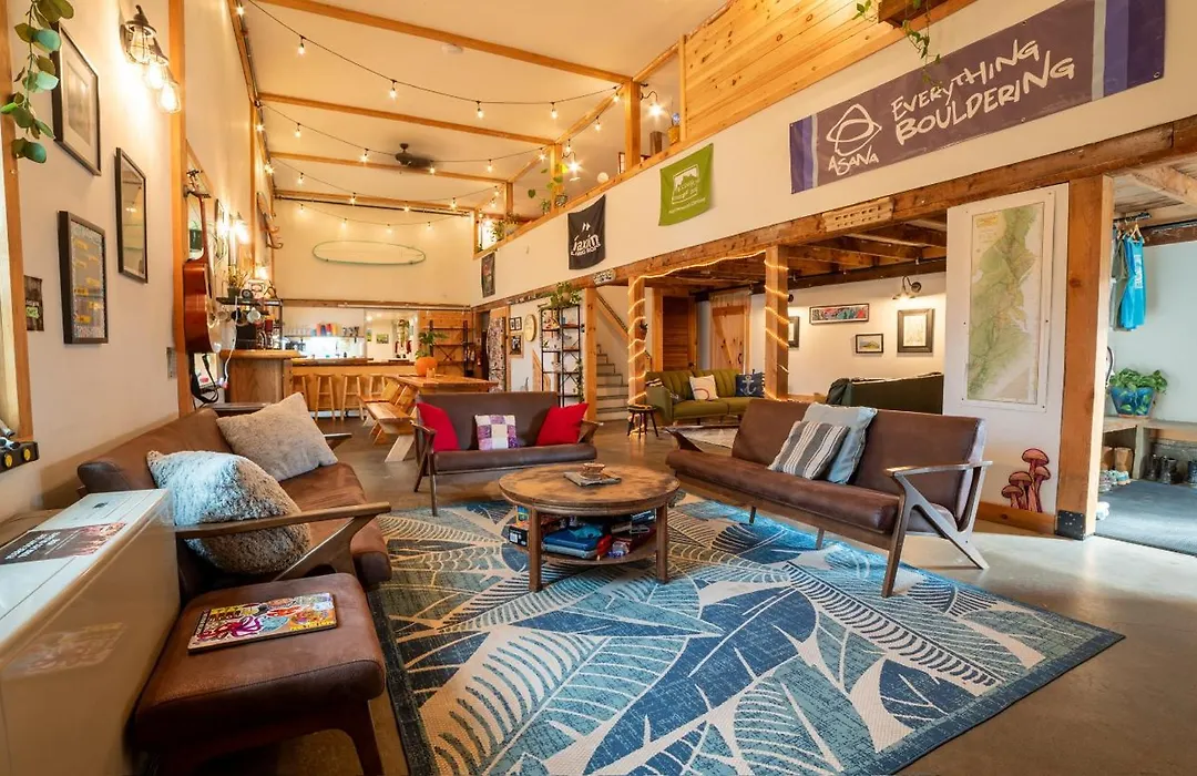 Barn Door Hostel-1